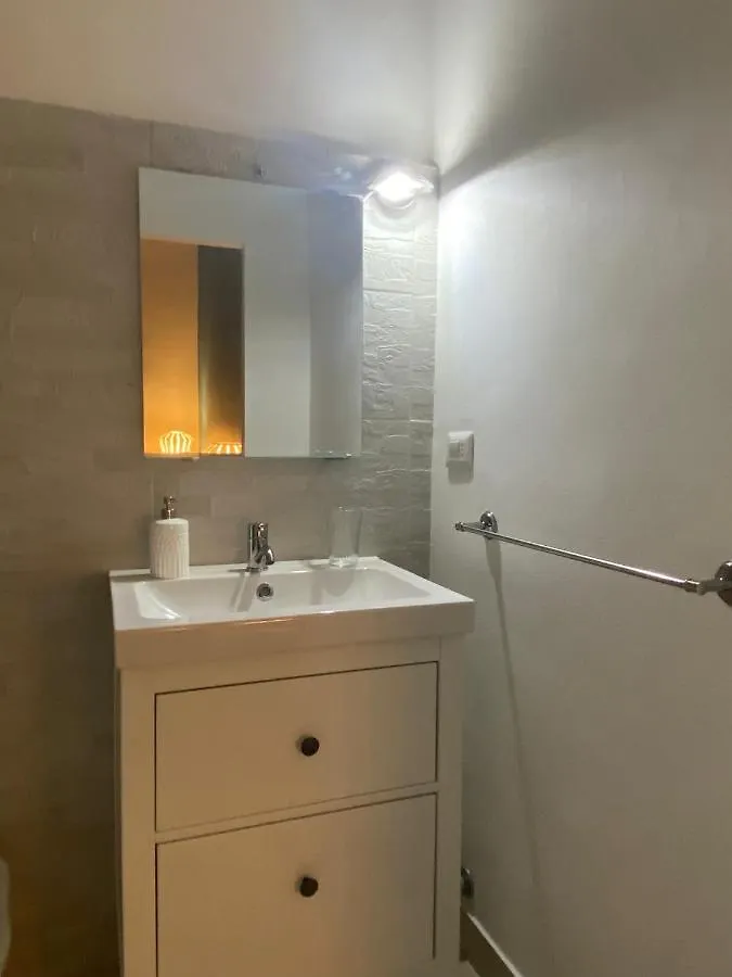 Chez Gle B&B Bari 0*,  Italy